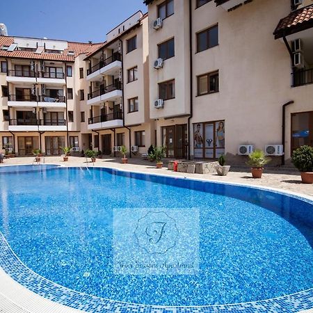 Four Seasons Apartment - Oasis Beach Resort Bliznatsi Esterno foto