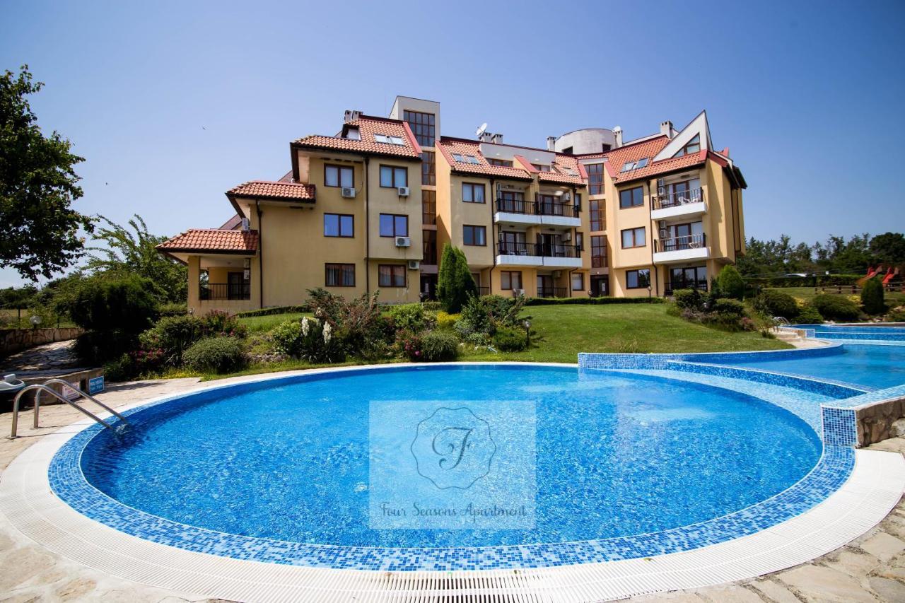 Four Seasons Apartment - Oasis Beach Resort Bliznatsi Esterno foto