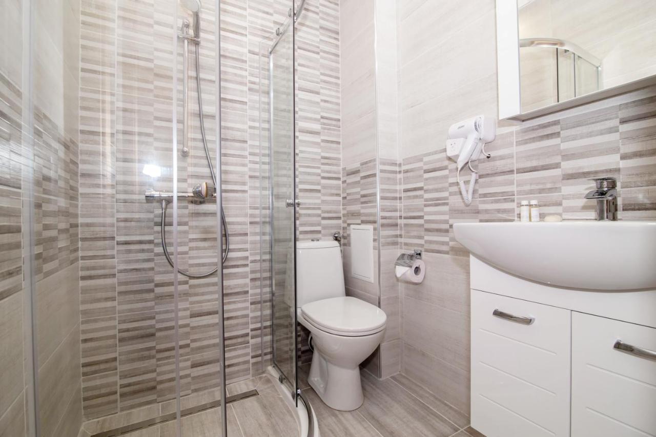 Four Seasons Apartment - Oasis Beach Resort Bliznatsi Esterno foto