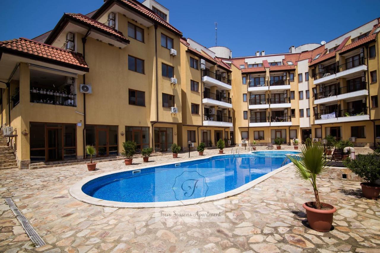 Four Seasons Apartment - Oasis Beach Resort Bliznatsi Esterno foto