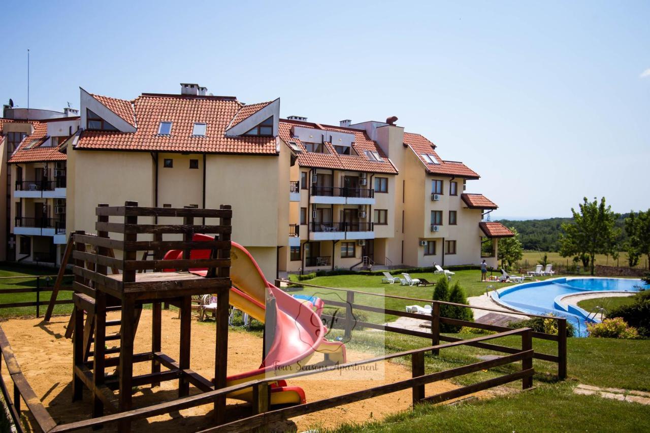 Four Seasons Apartment - Oasis Beach Resort Bliznatsi Esterno foto